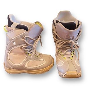 Burton Breed Women’s Snowboard Boot Size 8